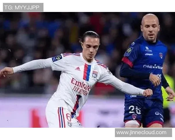 2019年里昂与斯特拉斯堡精彩对决回顾与分析 2019年里昂与斯特拉斯堡精彩对决回顾与分析