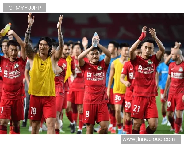 北京国安主场迎战河南建业精彩对决引发球迷热议与期待 北京国安主场迎战河南建业精彩对决引发球迷热议与期待