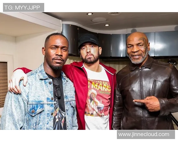 泰森与小罗伊琼斯经典对决精彩集锦回顾与分析