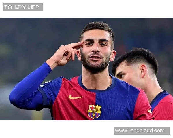 费兰托雷斯在足球场上的崛起与未来发展潜力探讨 费兰托雷斯在足球场上的崛起与未来发展潜力探讨