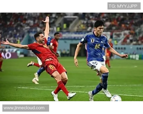 2018年世界杯精彩回顾日本与荷兰的激烈对决与战术分析