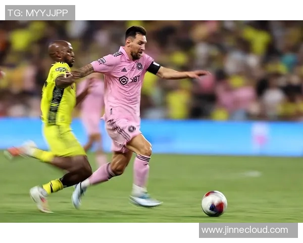 休斯顿迪纳摩主场迎战堪萨斯城全力争胜的精彩对决 休斯顿迪纳摩主场迎战堪萨斯城全力争胜的精彩对决