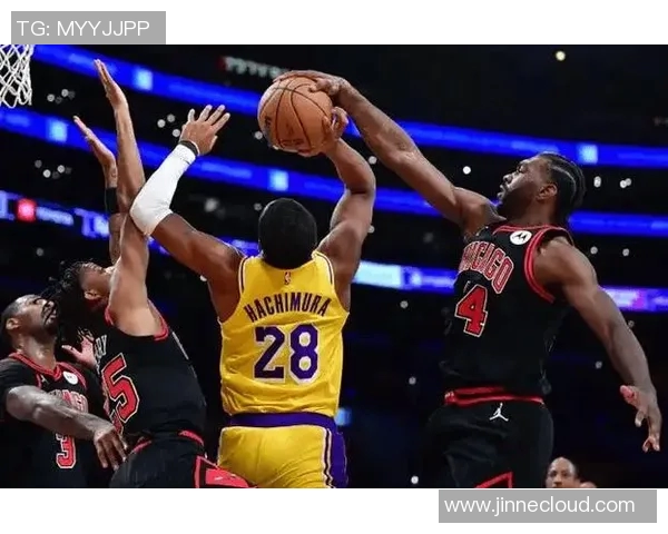 湖人对阵热火精彩直播尽在新浪平台,快来一起见证篮球盛宴 湖人对阵热火精彩直播尽在新浪平台,快来一起见证篮球盛宴