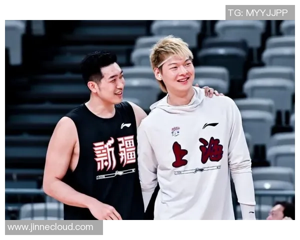 王哲林领衔中国篮球新篇章展现拼搏精神与团队合作的力量 王哲林领衔中国篮球新篇章展现拼搏精神与团队合作的力量