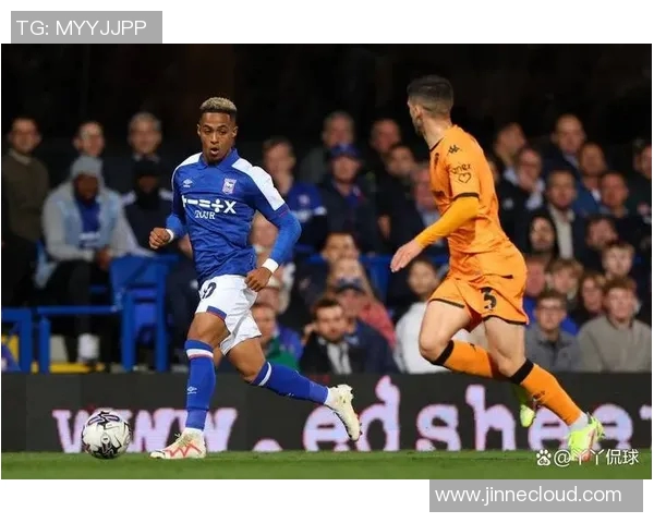 纽卡斯尔联队迎战赫尔城队争夺英冠联赛关键三分 纽卡斯尔联队迎战赫尔城队争夺英冠联赛关键三分